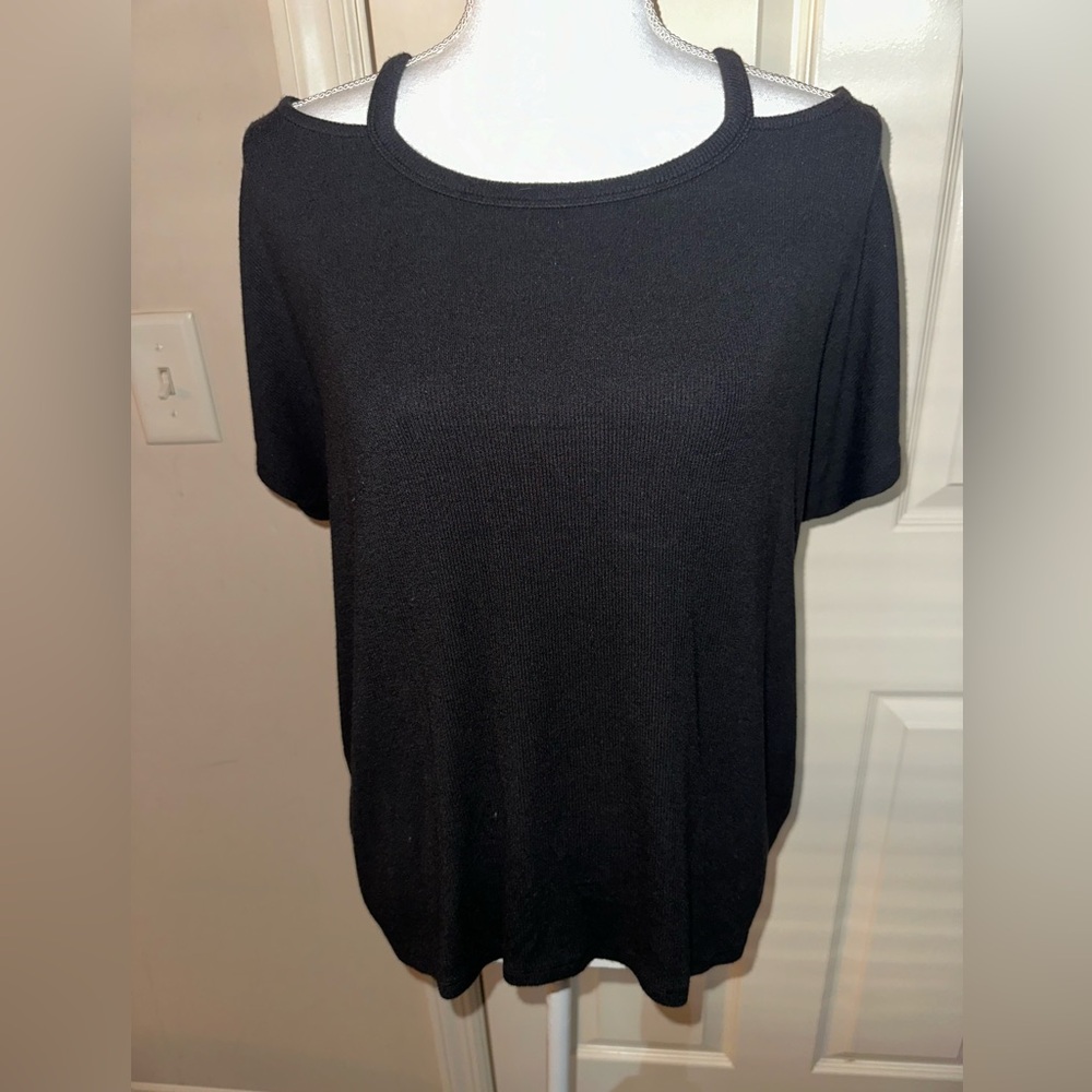 Athleta Ease Cut Out Black Loose Fit Top T Shirt Tee Athletic Activewear Small